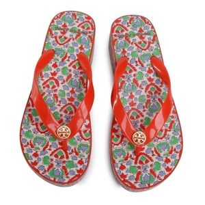 EUC TORY BURCH Cut-Out Wedge Flip Flop, Size 8
Poppy Red/Legacy Paisley